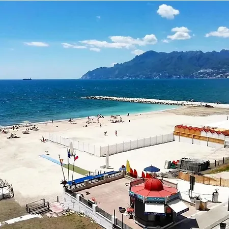 アパート Salifornia